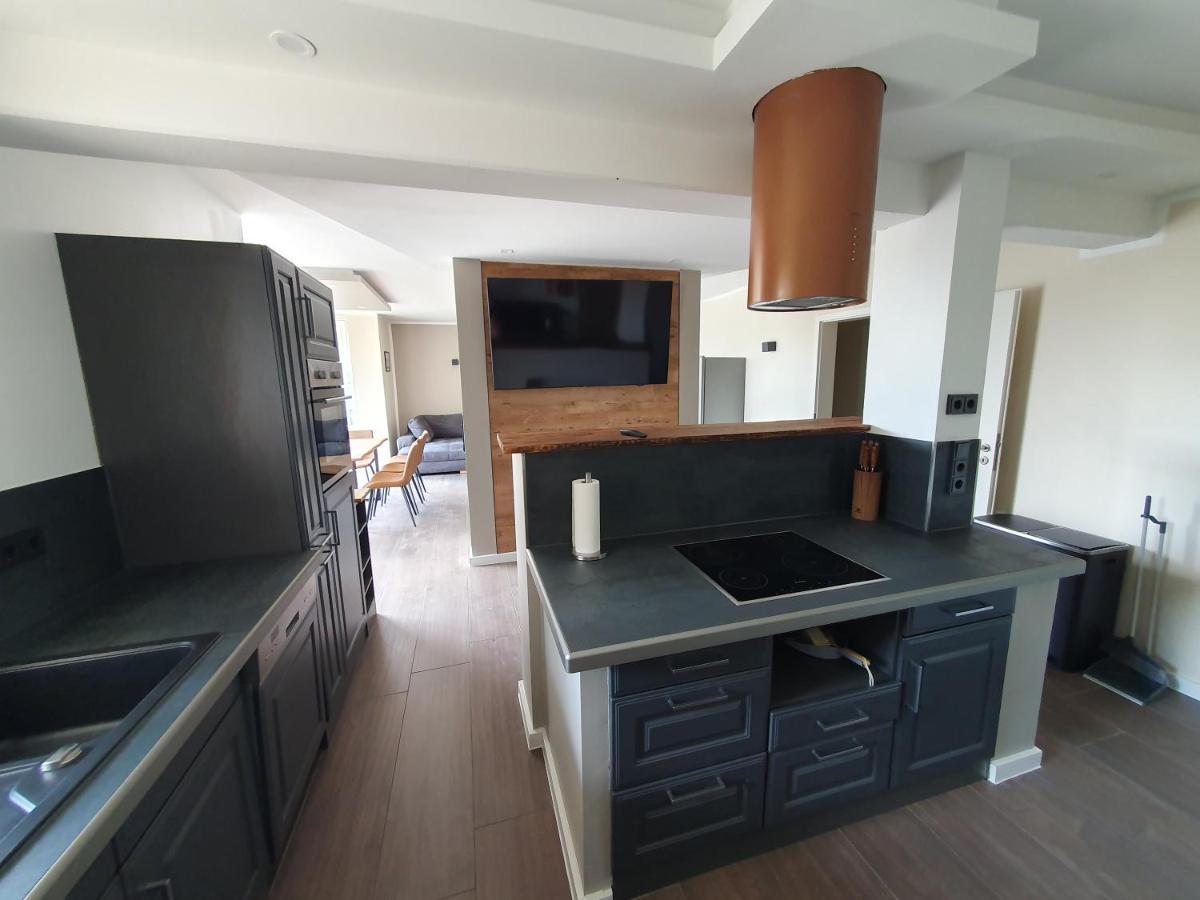 Neumuehler Hof Ferienwohnung "Stefan" Bietet 4 Schlafzimmer Und 4 Baeder , Eine Grosse Badewanne Und Grosser Terrasse Zum Garten, Kostenfreie Parkmoeglichkeiten 슈베린 외부 사진