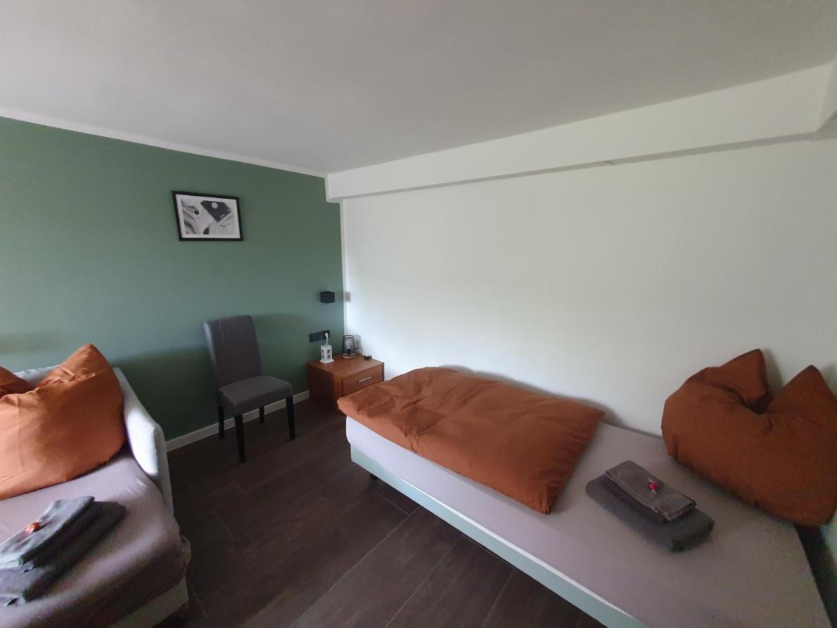 Neumuehler Hof Ferienwohnung "Stefan" Bietet 4 Schlafzimmer Und 4 Baeder , Eine Grosse Badewanne Und Grosser Terrasse Zum Garten, Kostenfreie Parkmoeglichkeiten 슈베린 외부 사진