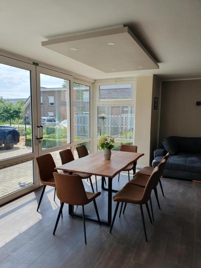 Neumuehler Hof Ferienwohnung "Stefan" Bietet 4 Schlafzimmer Und 4 Baeder , Eine Grosse Badewanne Und Grosser Terrasse Zum Garten, Kostenfreie Parkmoeglichkeiten 슈베린 외부 사진