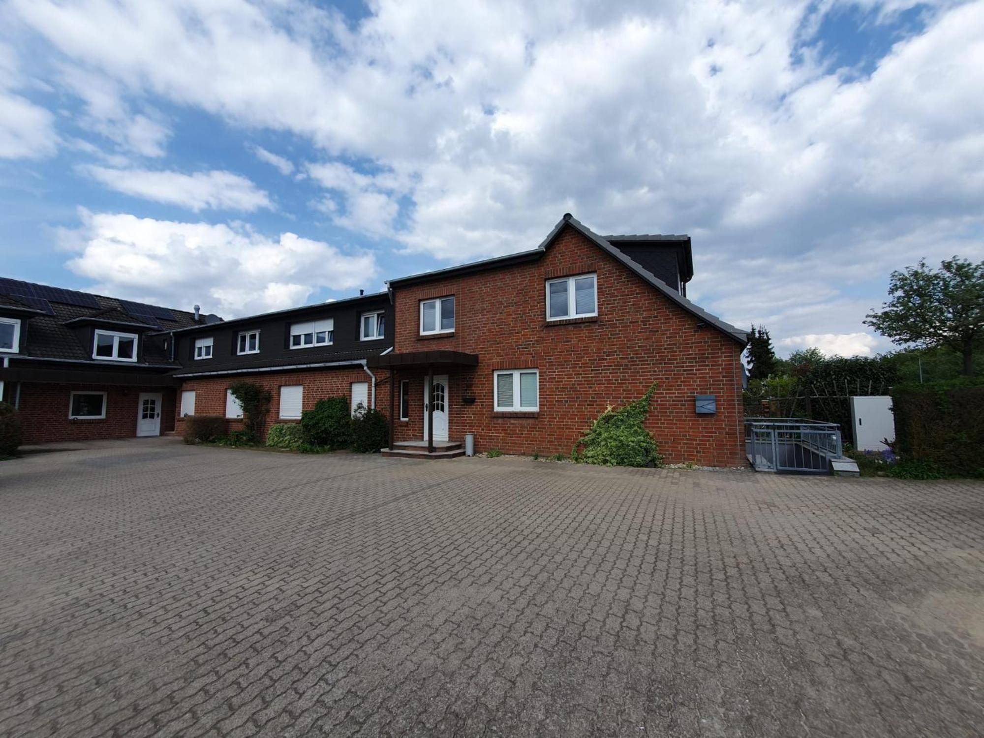 Neumuehler Hof Ferienwohnung "Stefan" Bietet 4 Schlafzimmer Und 4 Baeder , Eine Grosse Badewanne Und Grosser Terrasse Zum Garten, Kostenfreie Parkmoeglichkeiten 슈베린 외부 사진